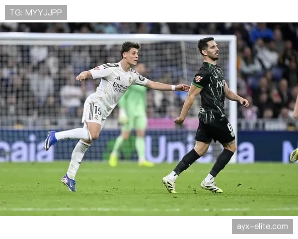 皇马中场断球后防守崩溃，表面控场实则稳定性承压