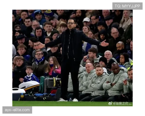 切尔西主帅执教稳定性受质疑，球队近期表现波动影响赛季走势